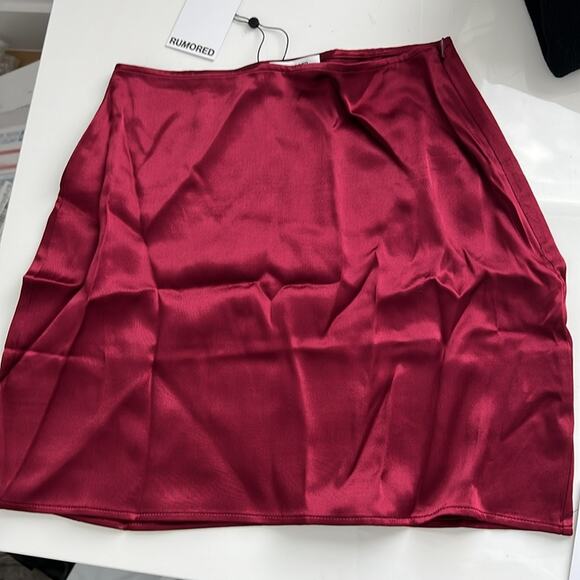 NWT $98 RUMORED Kerrigan satin mini skirt merlot 2 - Picture 8 of 14